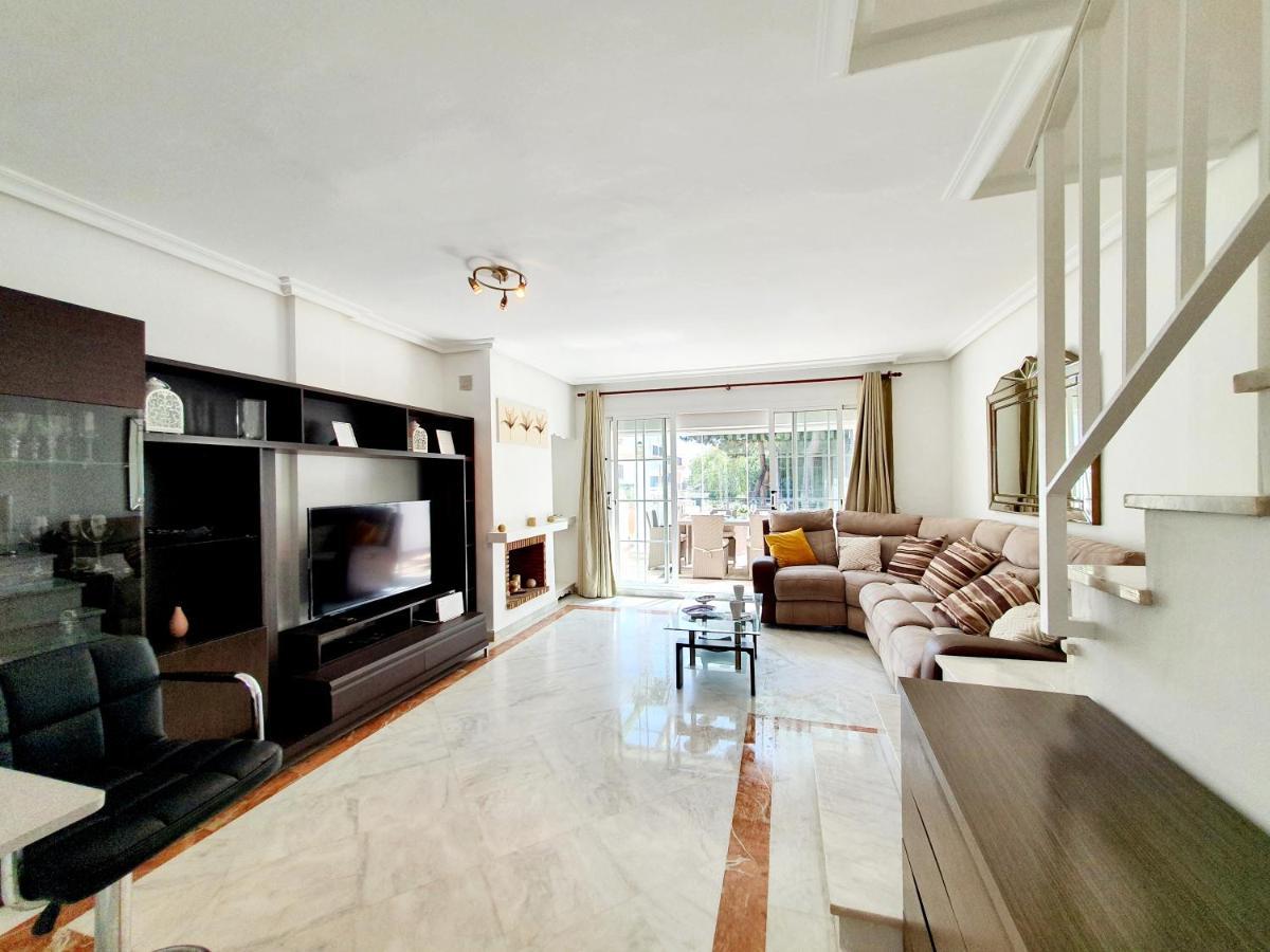 Lomas De Cabopino House Apartment Marbella Bagian luar foto