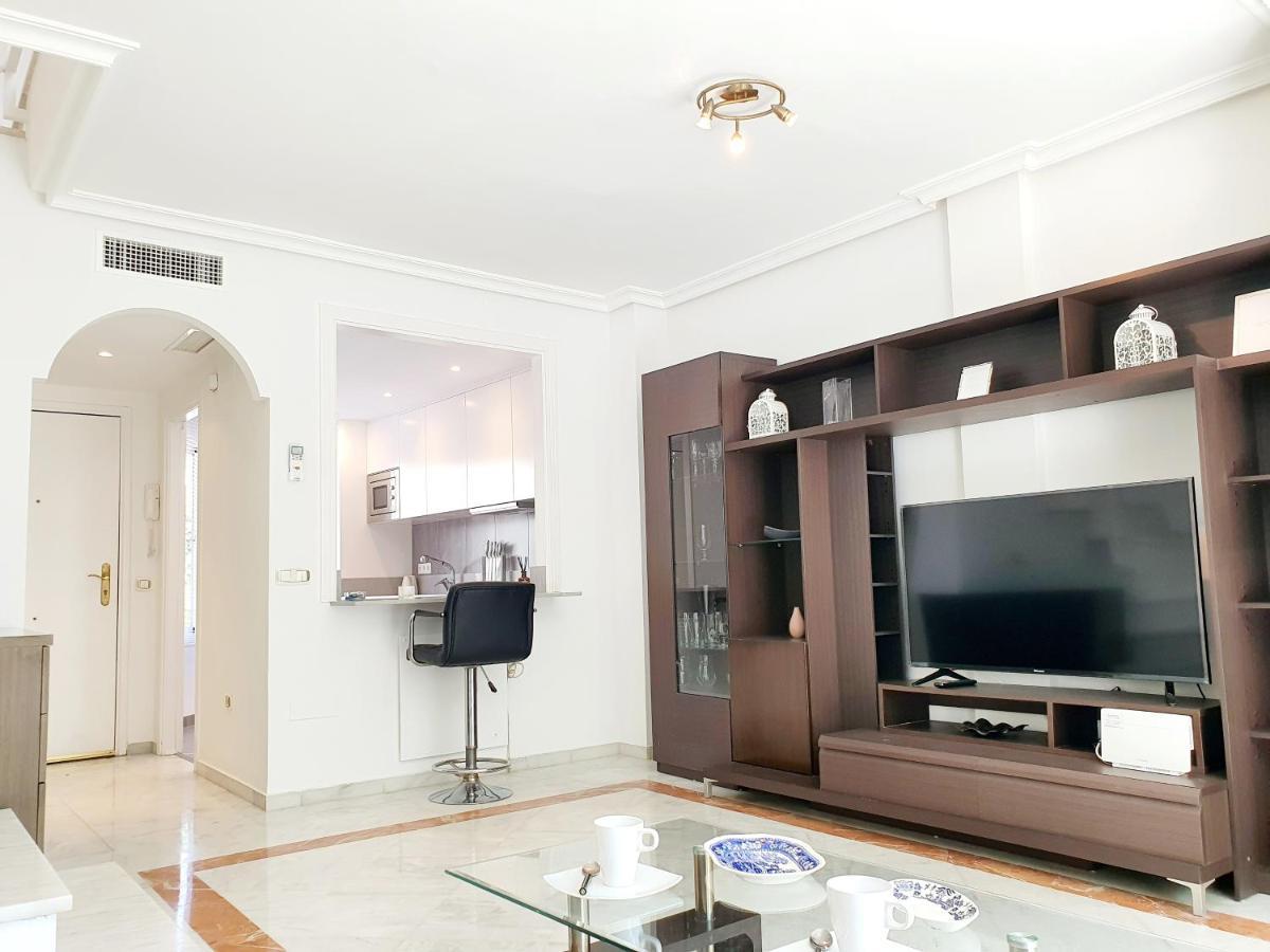 Lomas De Cabopino House Apartment Marbella Bagian luar foto