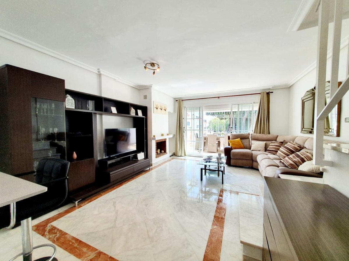 Lomas De Cabopino House Apartment Marbella Bagian luar foto