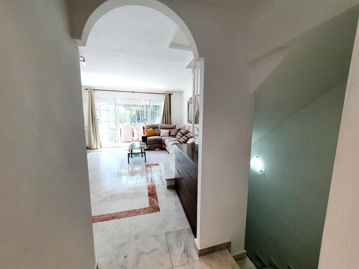 Lomas De Cabopino House Apartment Marbella Bagian luar foto